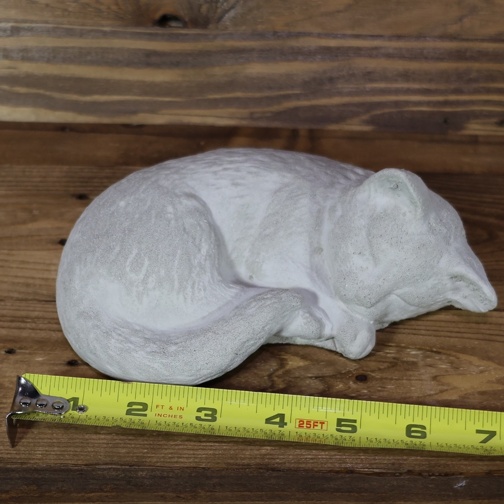CAT SLEEPS Statue Figure Cement HOME Garden Decor / Memorial  / Very Cute !!!!